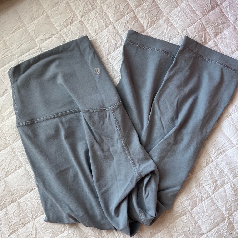 Blue lululemon cropped align leggings